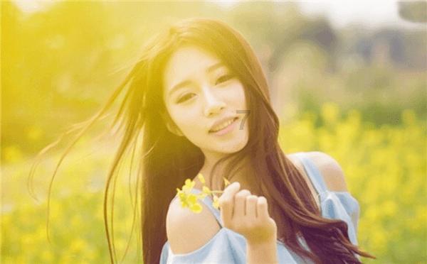 救援矮小的女孩